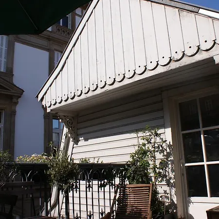 De L'hôtel De